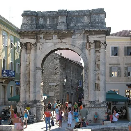 Sara Apartmán Pula