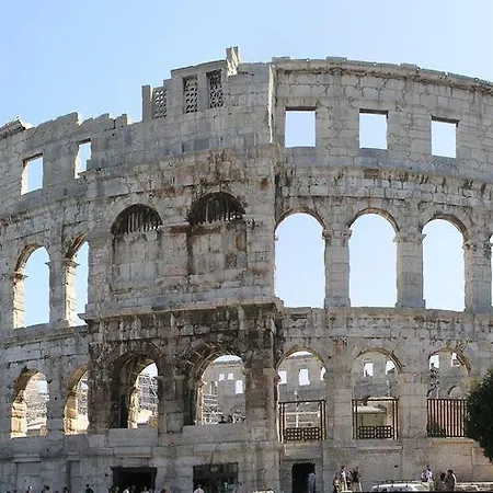 Sara Apartmán Pula
